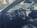 Toyota Camry 2018 года за 8 400 000 тг. в Уральск – фото 8