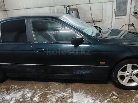 BMW 528 1996 года за 2 300 000 тг. в Шу – фото 3