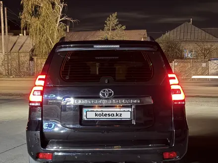 Toyota Land Cruiser Prado 2018 года за 26 900 000 тг. в Астана – фото 2