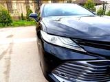 Toyota Camry 2021 года за 18 000 000 тг. в Алматы – фото 2