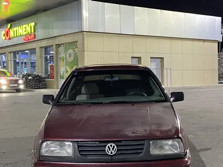 Volkswagen Vento 1992 года за 900 000 тг. в Алматы