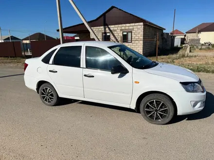 ВАЗ (Lada) Granta 2190 2014 года за 2 600 000 тг. в Атырау – фото 3