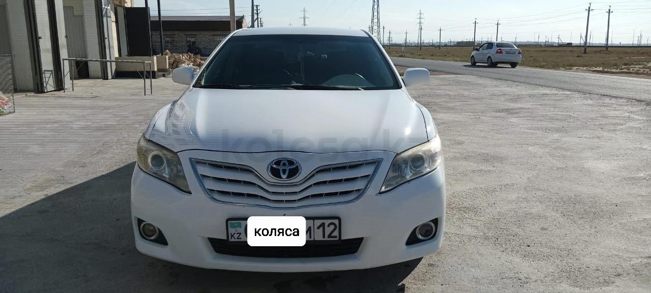 Toyota Camry 2010 г.