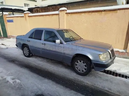 Mercedes-Benz E 230 1991 года за 1 300 000 тг. в Шымкент – фото 3