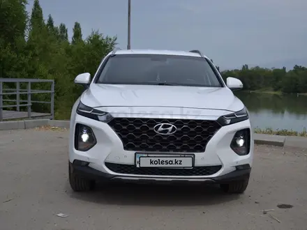 Hyundai Santa Fe 2019 года за 12 200 000 тг. в Астана – фото 2