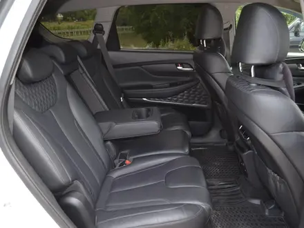 Hyundai Santa Fe 2019 года за 12 200 000 тг. в Астана – фото 10