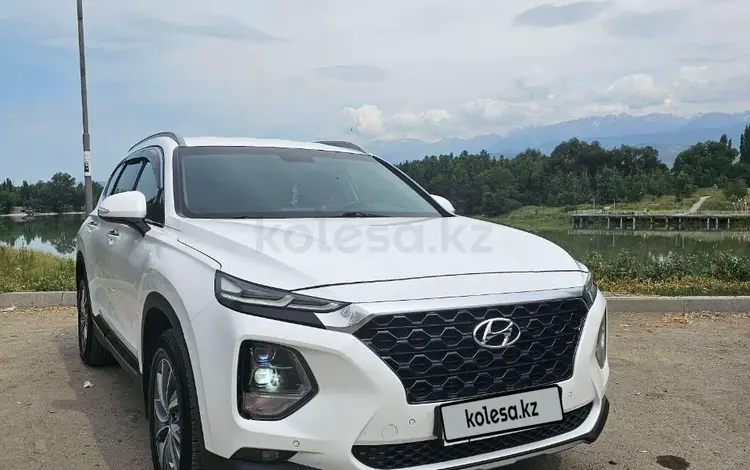 Hyundai Santa Fe 2019 года за 12 200 000 тг. в Астана