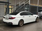 BMW M5 2018 года за 35 000 000 тг. в Алматы – фото 2