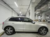 Volkswagen Touareg 2012 года за 6 250 000 тг. в Астана – фото 4