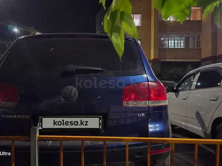 Volkswagen Touareg 2004 года за 4 000 000 тг. в Астана – фото 4