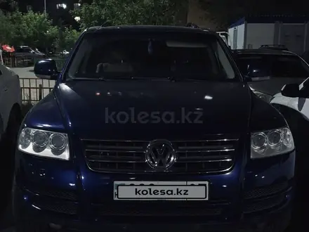Volkswagen Touareg 2004 года за 4 000 000 тг. в Астана