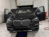 BMW X5 2019 года за 15 000 000 тг. в Атырау – фото 2