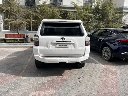 Toyota 4Runner 2017 года за 14 000 000 тг. в Актау – фото 3
