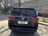 Toyota Land Cruiser 2023 года за 56 600 000 тг. в Алматы – фото 2