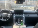 Toyota Land Cruiser 2023 года за 56 600 000 тг. в Алматы – фото 5