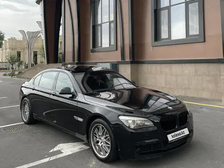 BMW 750 2009 года за 10 500 000 тг. в Алматы