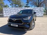 Toyota Highlander 2022 года за 30 400 000 тг. в Костанай – фото 2