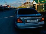 Mercedes-Benz C 240 2002 года за 3 500 000 тг. в Астана – фото 2