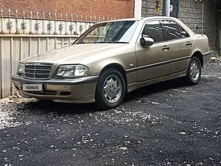 Mercedes-Benz C 320