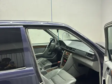 Mercedes-Benz E 320 1994 года за 2 500 000 тг. в Караганда – фото 4