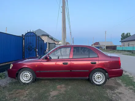 Hyundai Accent 2003 года за 1 800 000 тг. в Актобе – фото 3