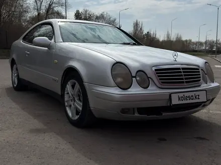 Mercedes-Benz CLK 230 2000 года за 3 500 000 тг. в Павлодар