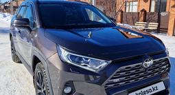 Toyota RAV4 2020 года за 18 700 000 тг. в Уральск – фото 4