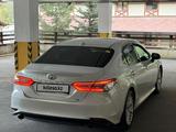 Toyota Camry 2019 годаfor16 800 000 тг. в Алматы – фото 4