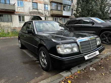 Mercedes-Benz E 200 1991 года за 1 600 000 тг. в Павлодар – фото 4