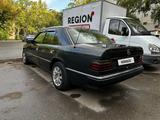 Mercedes-Benz E 200 1991 годаүшін1 600 000 тг. в Павлодар – фото 2
