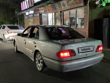 Mercedes-Benz E 280 1998 года за 2 000 000 тг. в Алматы – фото 2