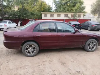 Mitsubishi Galant