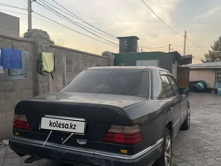 Mercedes-Benz E 200 1993 года за 850 000 тг. в Алматы – фото 3