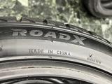 Комплект разношироких шин Roadx 245/40R19.265/35R19. за 250 000 тг. в Семей – фото 2