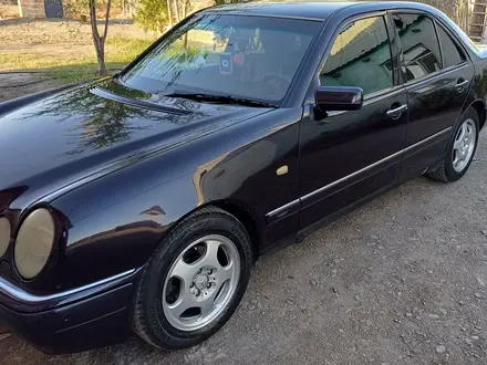 Mercedes-Benz E 230 1997 года за 3 000 000 тг. в Кызылорда – фото 2