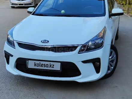 Kia Rio 2018 года за 6 990 000 тг. в Атырау – фото 3