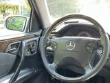 Mercedes-Benz E 320 2000 года за 5 600 000 тг. в Шымкент – фото 2
