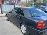 Mercedes-Benz C 200 1995 годаүшін1 900 000 тг. в Караганда – фото 3