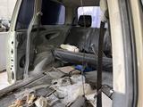 Toyota Estima 2004 года за 700 000 тг. в Алматы – фото 3