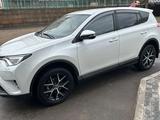 Toyota RAV4 2018 года за 14 800 000 тг. в Астана