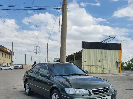 Toyota Camry 2000 года за 5 350 000 тг. в Шымкент – фото 3