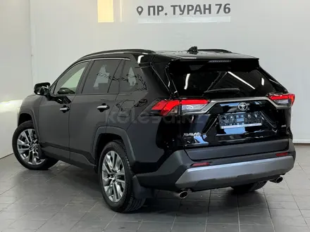 Toyota RAV4 Luxe+ 2025 года за 18 500 000 тг. в Астана – фото 2