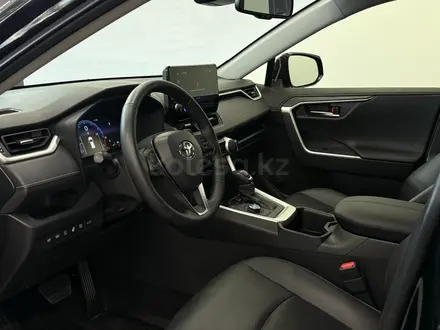 Toyota RAV4 Luxe+ 2025 года за 18 500 000 тг. в Астана – фото 16