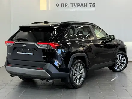 Toyota RAV4 Luxe+ 2025 года за 18 500 000 тг. в Астана – фото 19