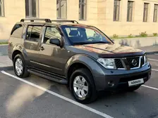 Nissan Pathfinder, 2005