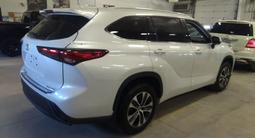 Toyota Highlander 2022 года за 27 000 000 тг. в Актау – фото 3