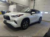 Toyota Highlander 2022 года за 26 800 000 тг. в Актау