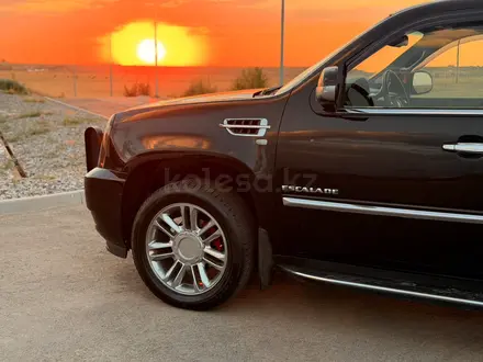 Cadillac Escalade 2007 года за 12 000 000 тг. в Алматы – фото 27