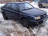 Volkswagen Vento 1995 года за 1 250 000 тг. в Астана