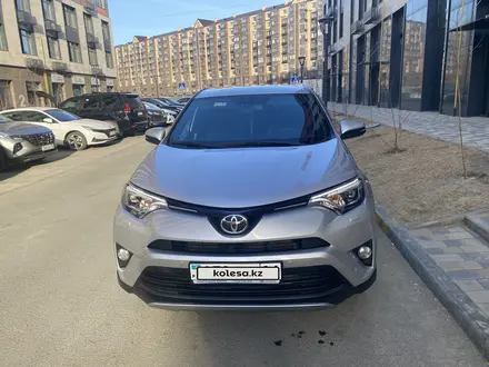 Toyota RAV4 2018 года за 13 000 000 тг. в Астана – фото 2